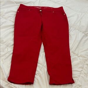 Westport Signature Fit Red Capri Pants